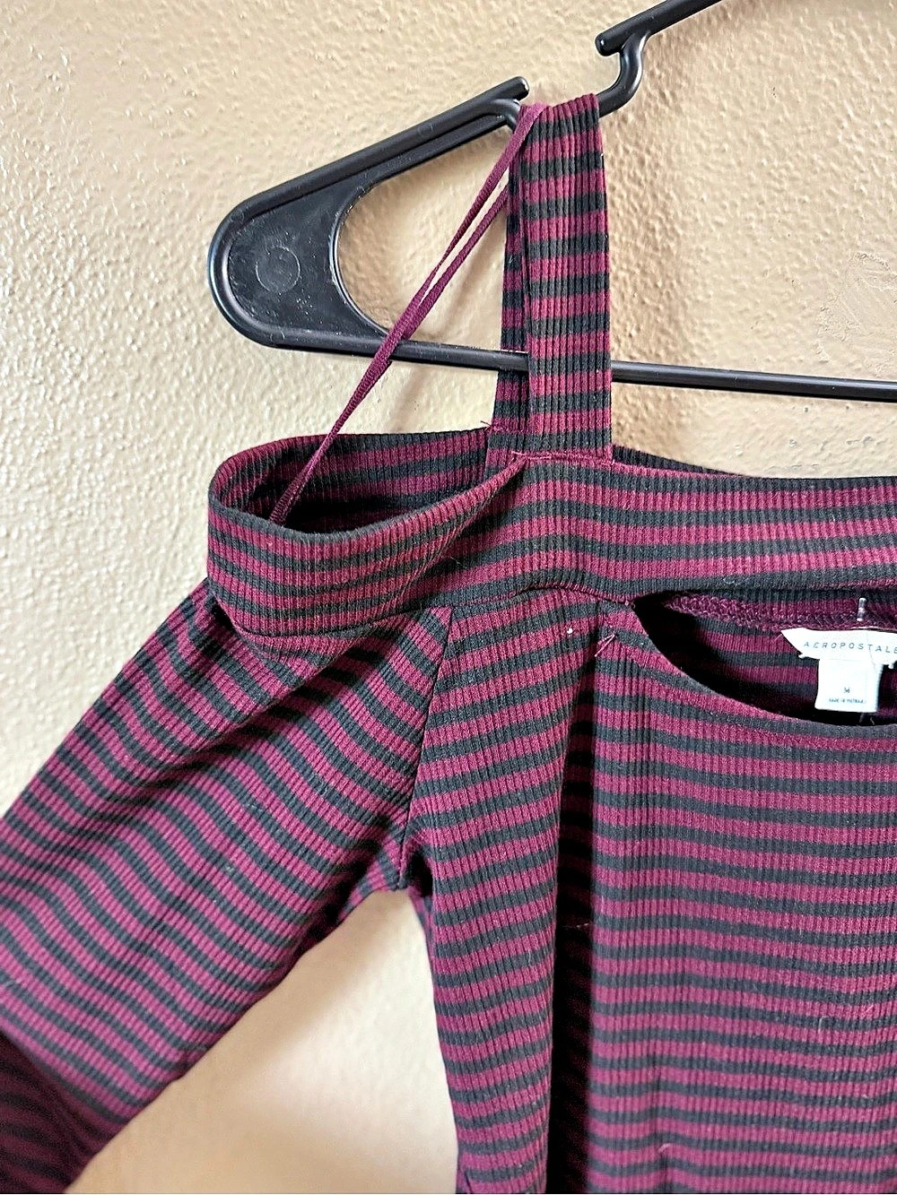 Aeropostale Striped Long Sleeve Top in Burgundy & Black Size Medium NWT - Picture 3 of 6